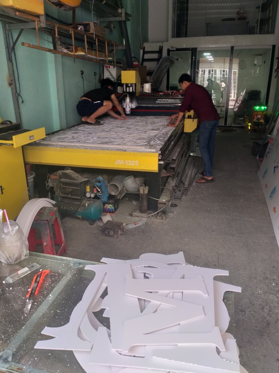 cat gia cong bang hieu