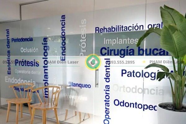 Cắt chữ decal quảng cáo, bảng hiệu