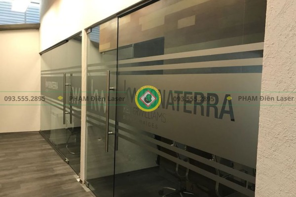 Cắt chữ decal trang trí nội thất và văn phòng