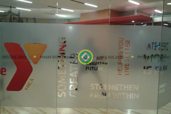 huong dan cach dan chu decal dung cach