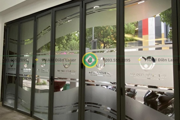 Những mẫu cắt chữ decal đẹp nhất hiện nay