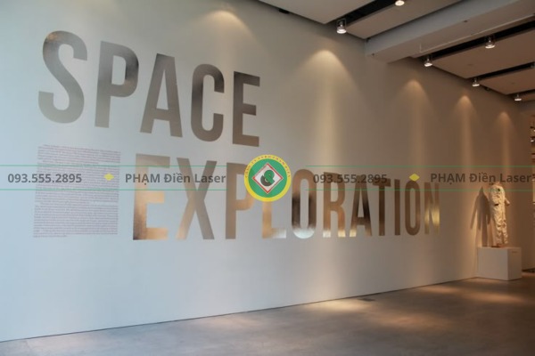 Thiết kế và duyệt mẫu cắt chữ decal