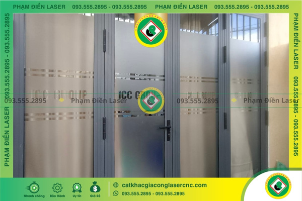 Cách dán decal dán tường đúng kỹ thuật, đảm bảo độ bền