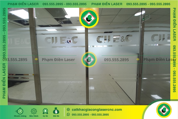 chon chat lieu decal phu hop de cat decal dan tuong