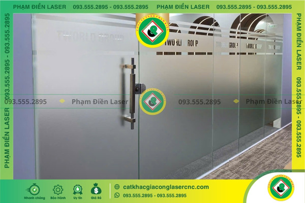 Có hỗ trợ giao hàng cắt chữ decal vi tính tận nơi không?