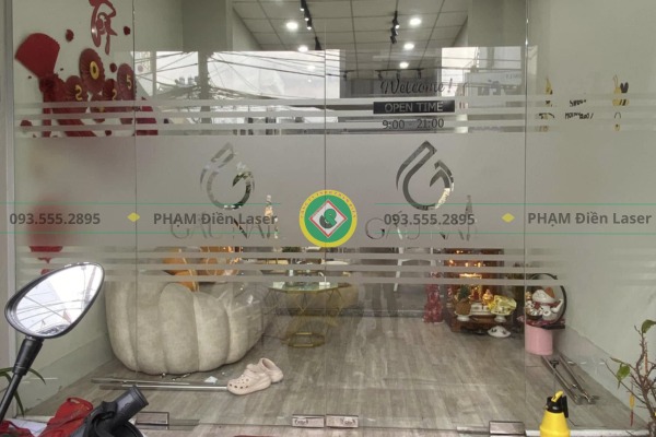 Dịch Vụ Cắt Decal Dán Kính Theo Yêu Cầu “GIÁ RẺ”Lấy Ngay