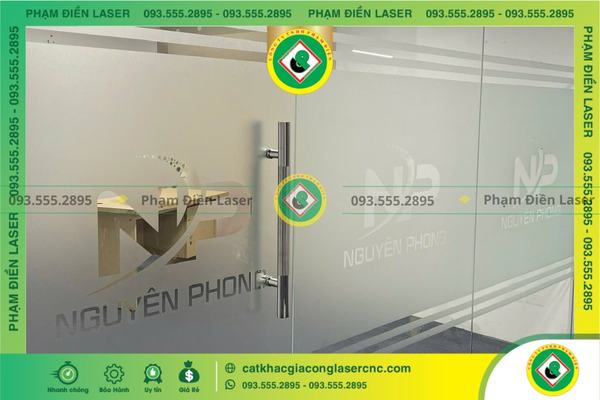 Những lưu ý quan trọng khi chọn dịch vụ cắt chữ decal vi tính