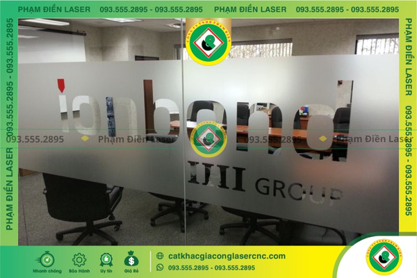 Tiếp nhận yêu cầu cắt chữ decal vi tính và tư vấn thiết kế mẫu