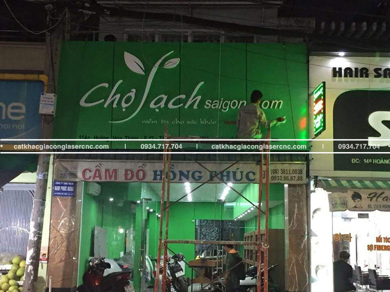 lam bang hieu quang cao quan 11